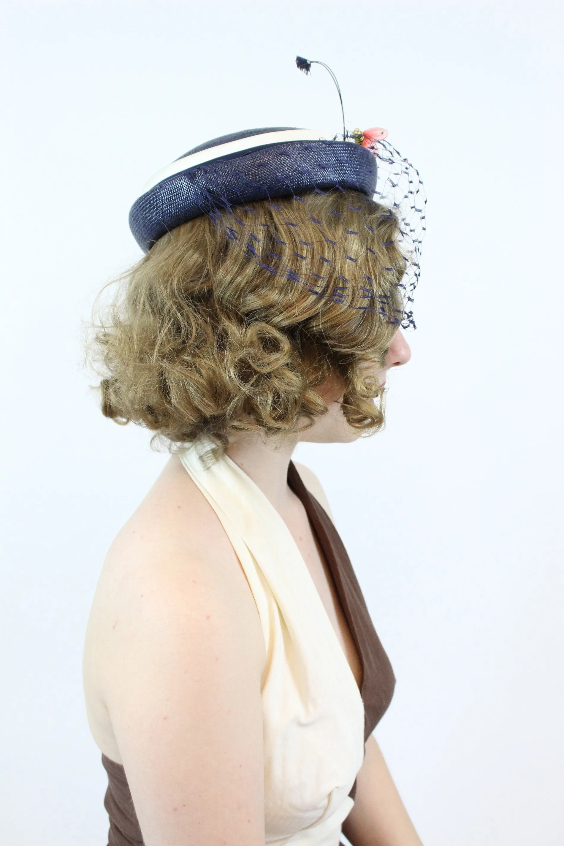 1960s straw tilt hat feather and bee fascinator | new spring