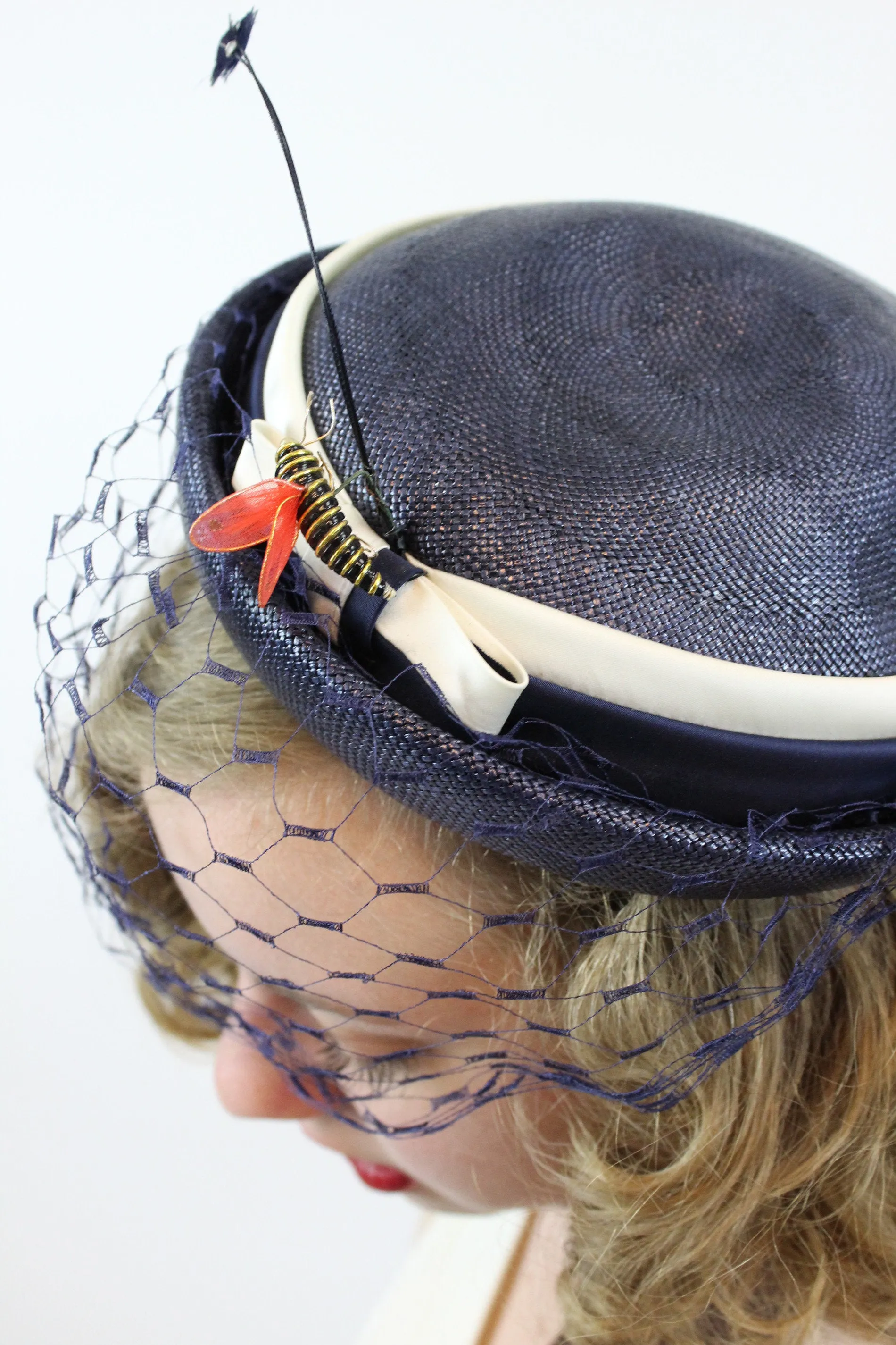 1960s straw tilt hat feather and bee fascinator | new spring