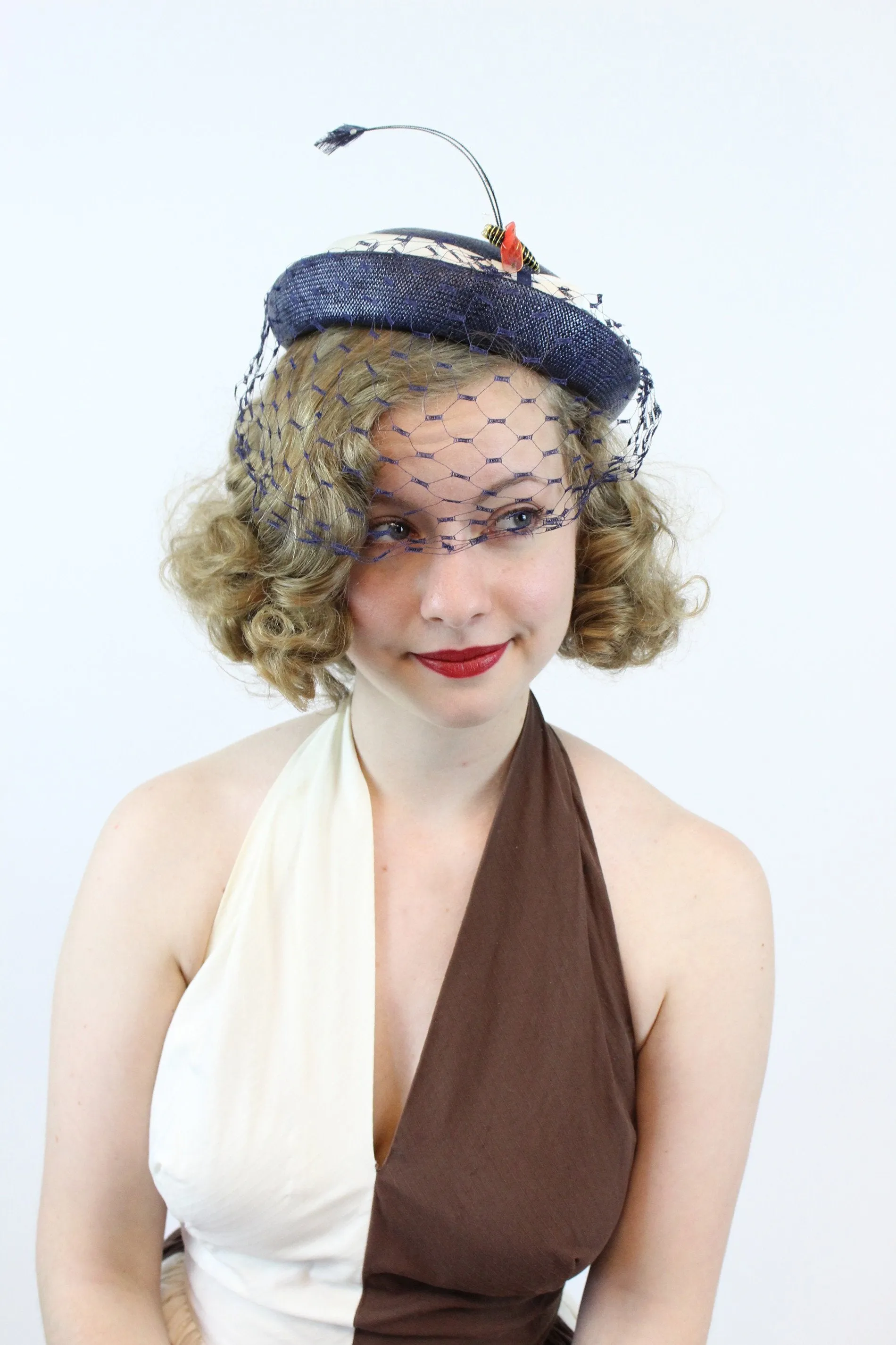 1960s straw tilt hat feather and bee fascinator | new spring