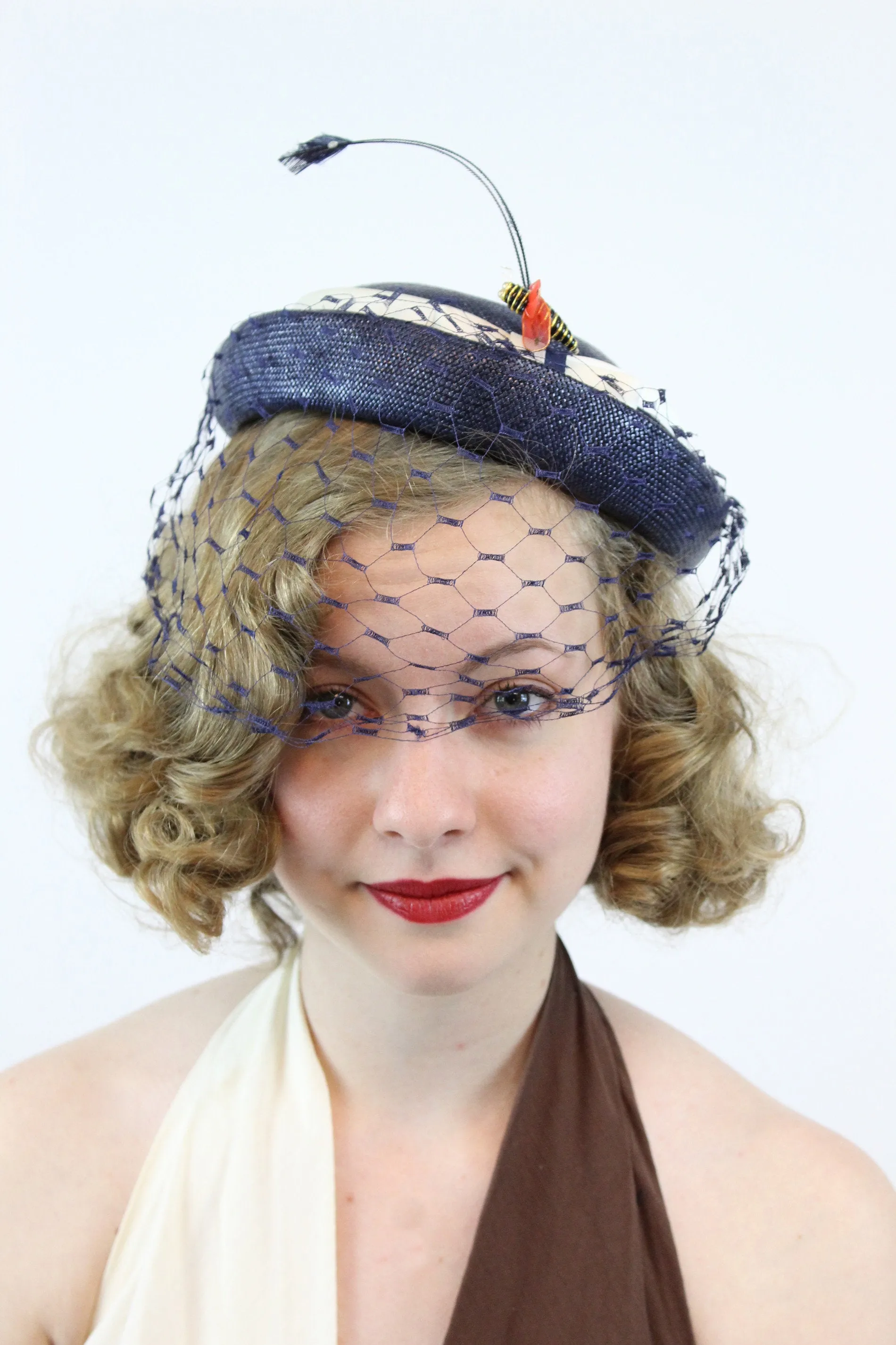 1960s straw tilt hat feather and bee fascinator | new spring