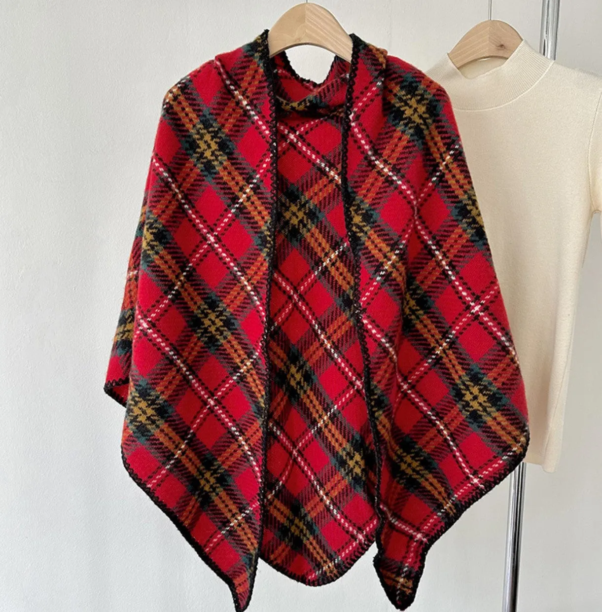 JC023506 Triangular Plaid Scarf